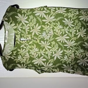 Cure 3x green floral top